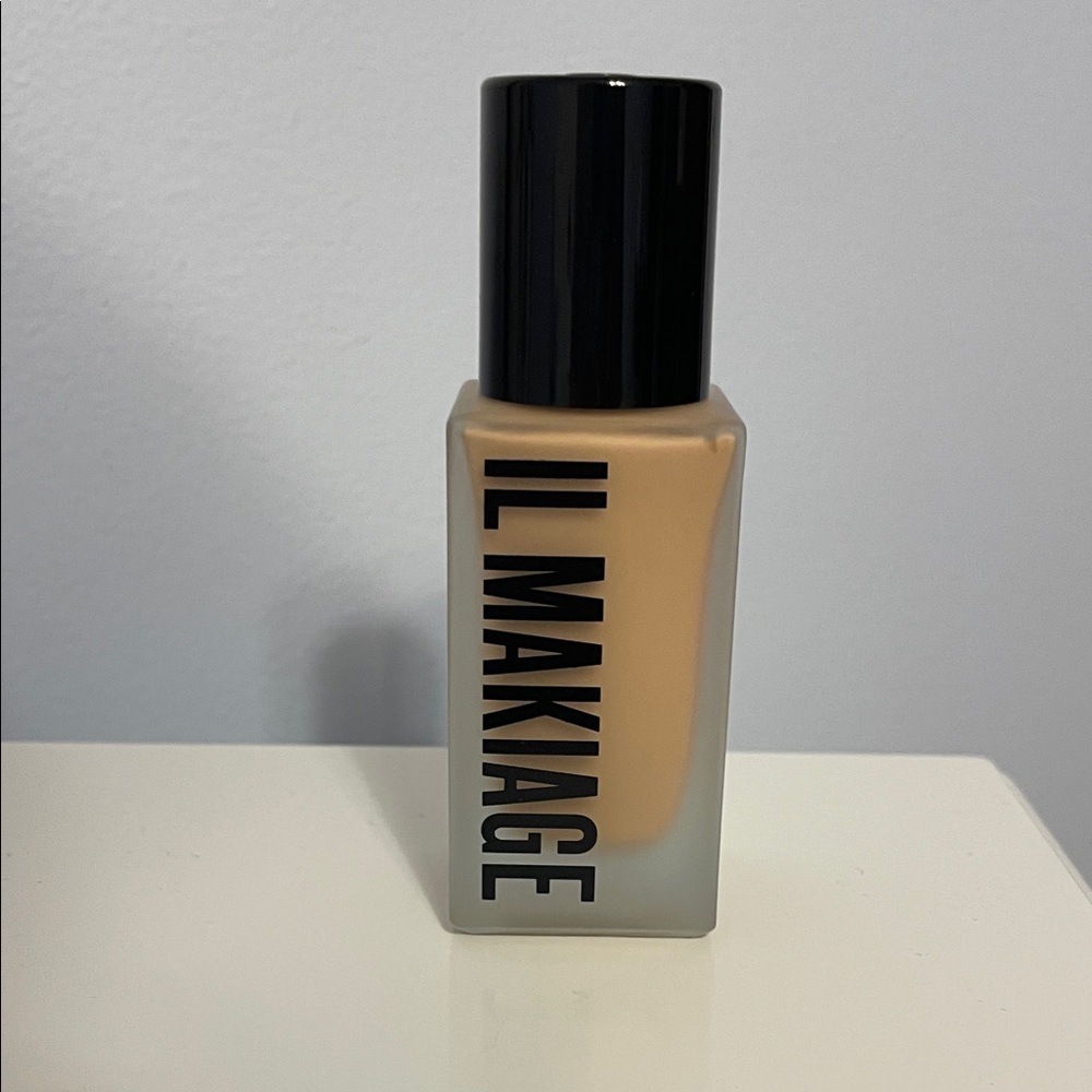 IL MAKIAGE Liquid Foundation shade 035